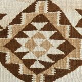 Tapis kilim ancien en laine – style bohème, motifs ethniques sur fond clair