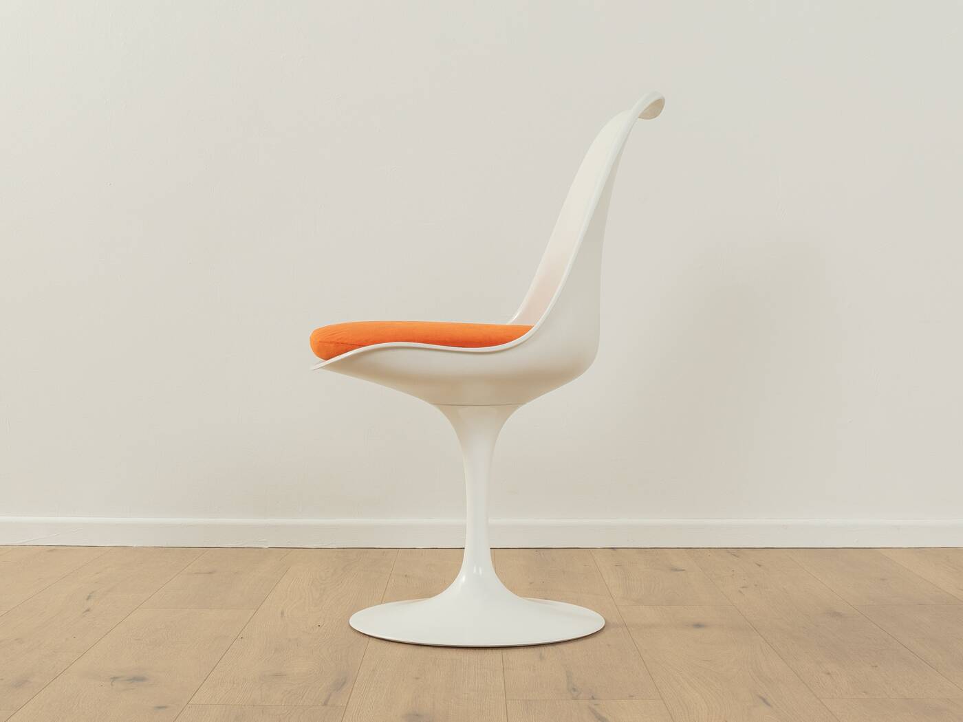 1950s Dining chairs, Eero Saarinen, Knoll International