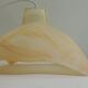 Suspension vintage années 70 en verre marbré miel – Luminaire design rétro