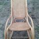 Rocking-chair en bois de cannage