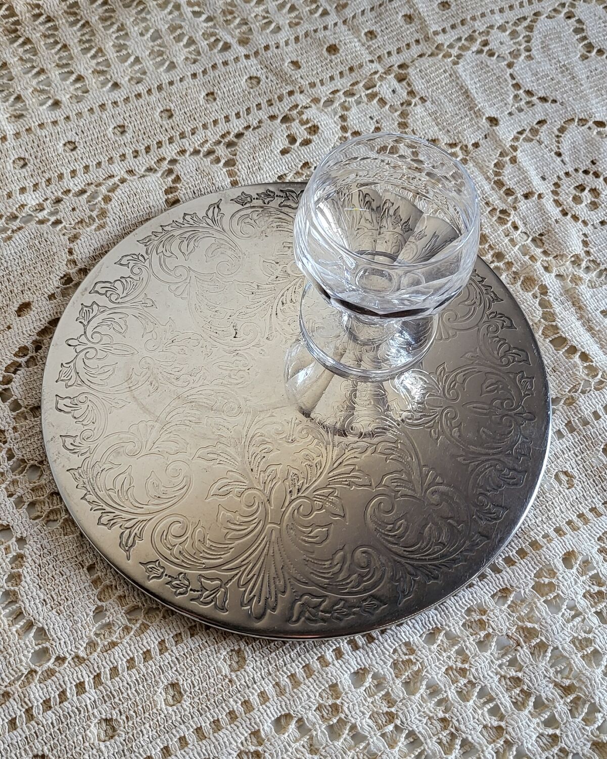 Silver-plated metal trivet English