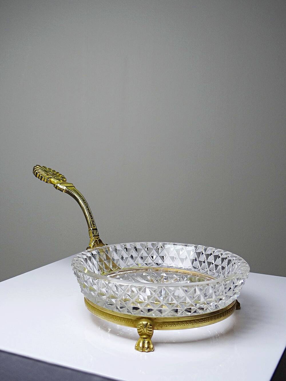 Crystal vide-poche from Sèvres, created by L. Seiler, with an antique gold mount.