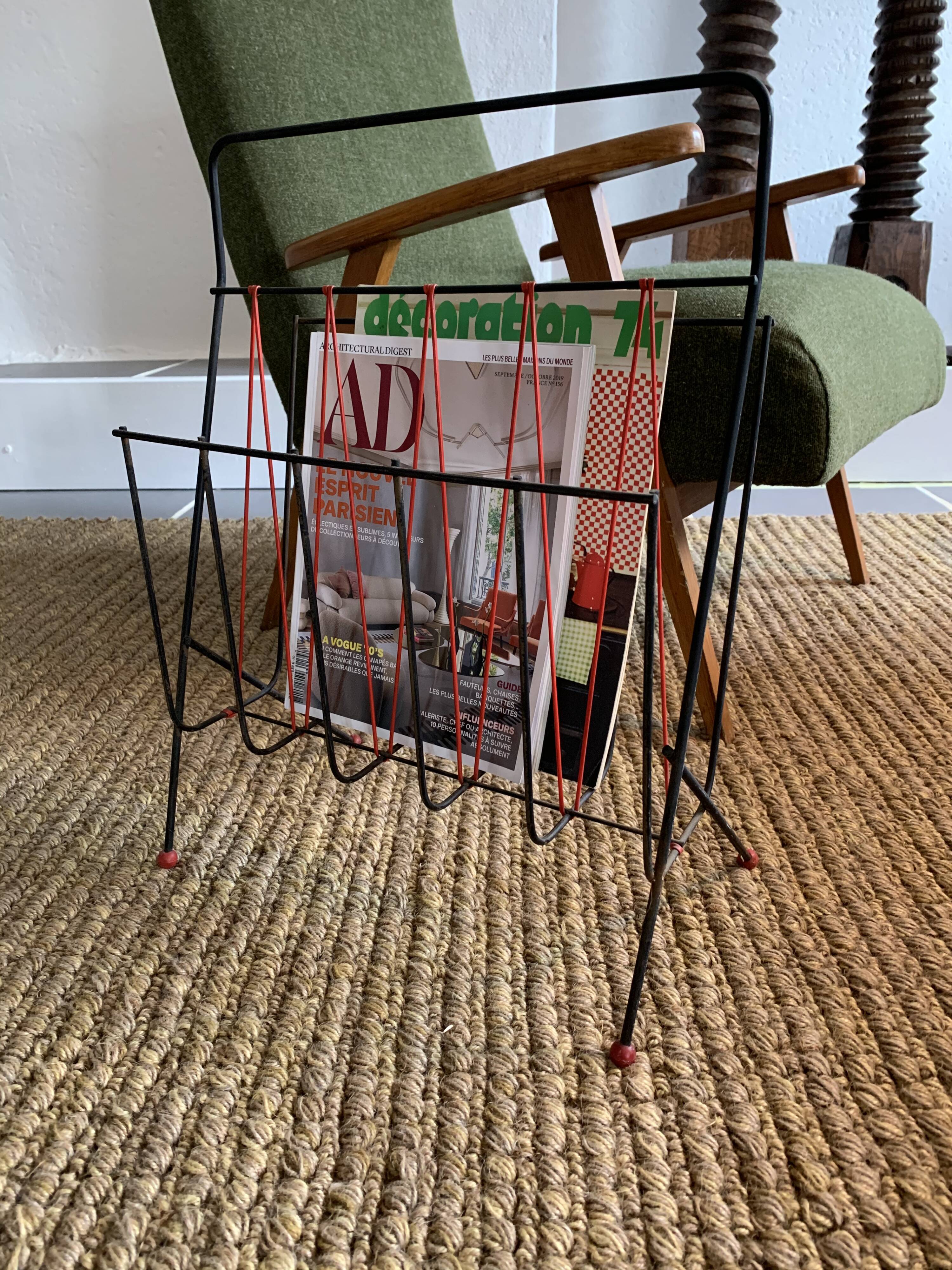 Door metal magazines and vintage yarn