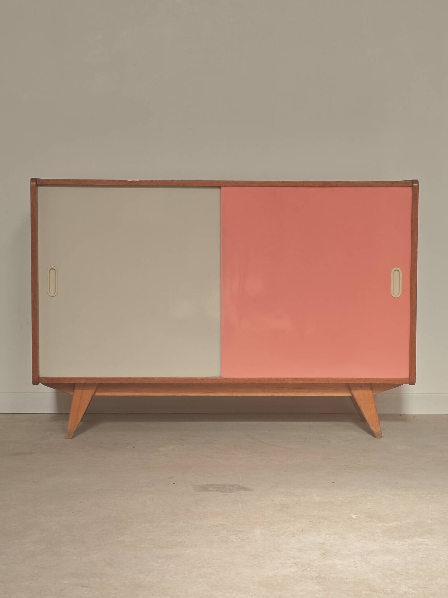 Buffet U452 pink and white by Jiri Jiroutek for Interier Praha