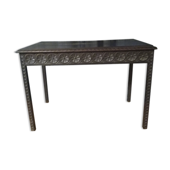 Ethnic table