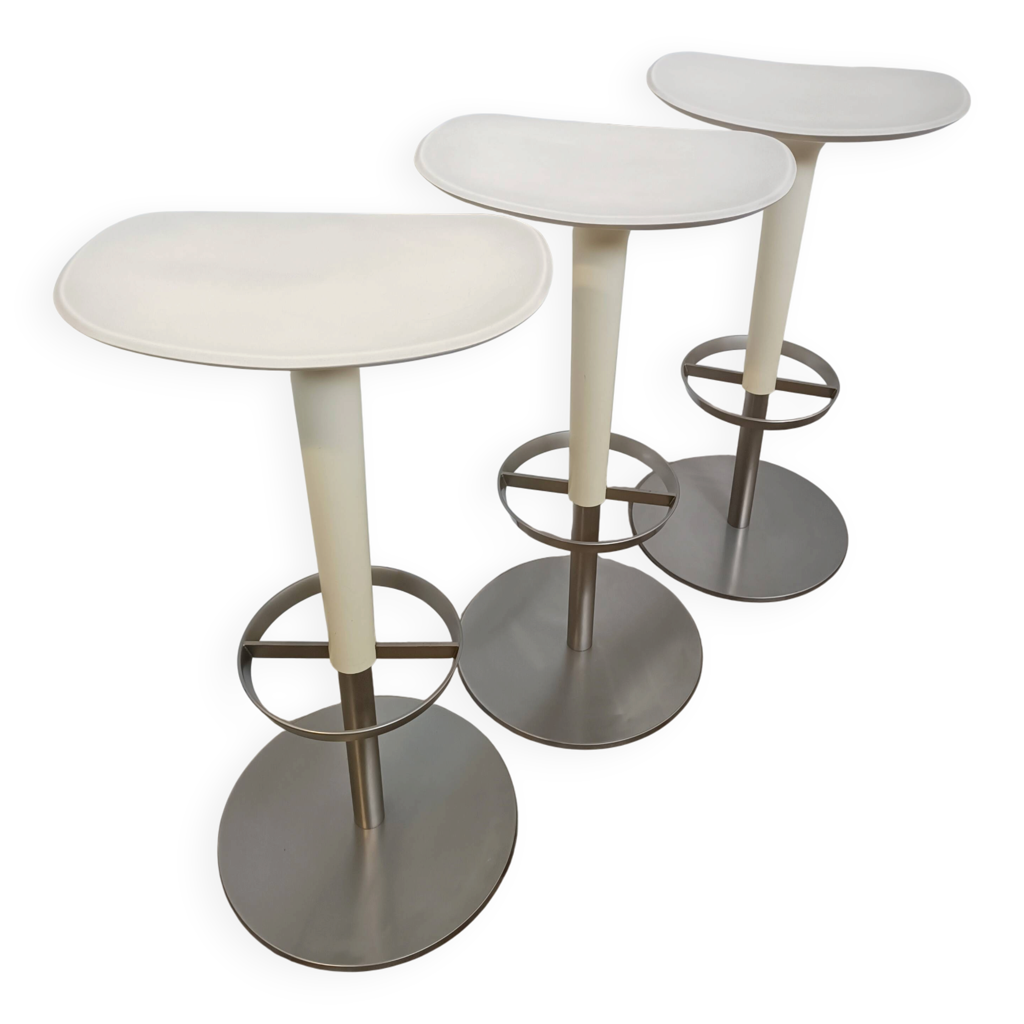 Ensemble de tabourets Babar par Simon Pengelly pour Arper 2006