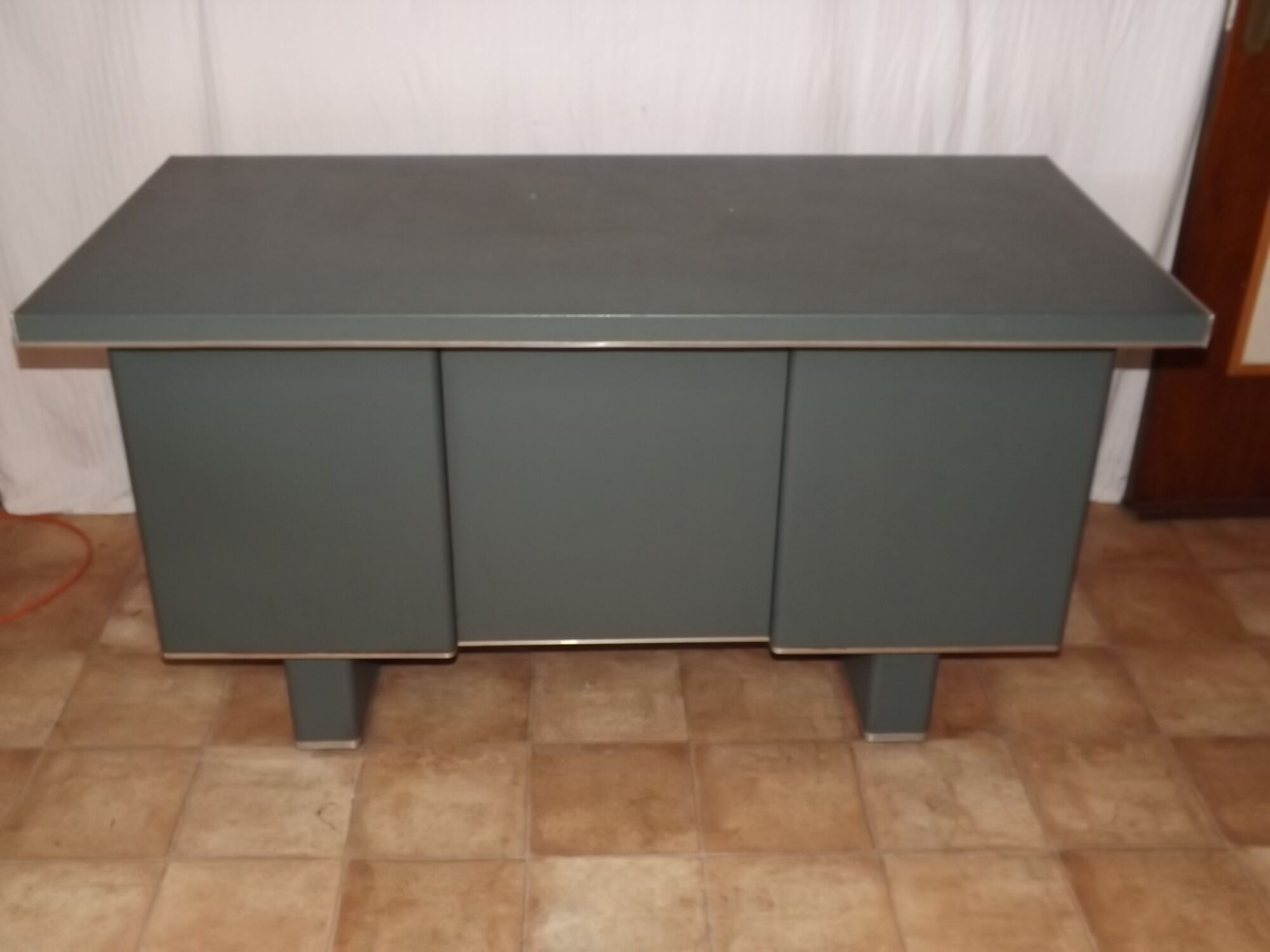 Desk strafor industrial metal covered skai green vintage 1950
