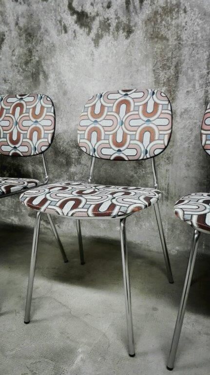 Series of four vintage italian chairs in chrome steel