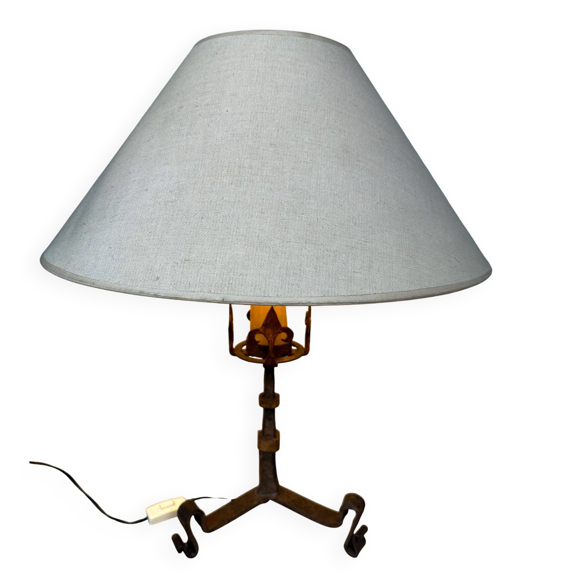 Antique Spanish brutalist table lamp – wrought iron