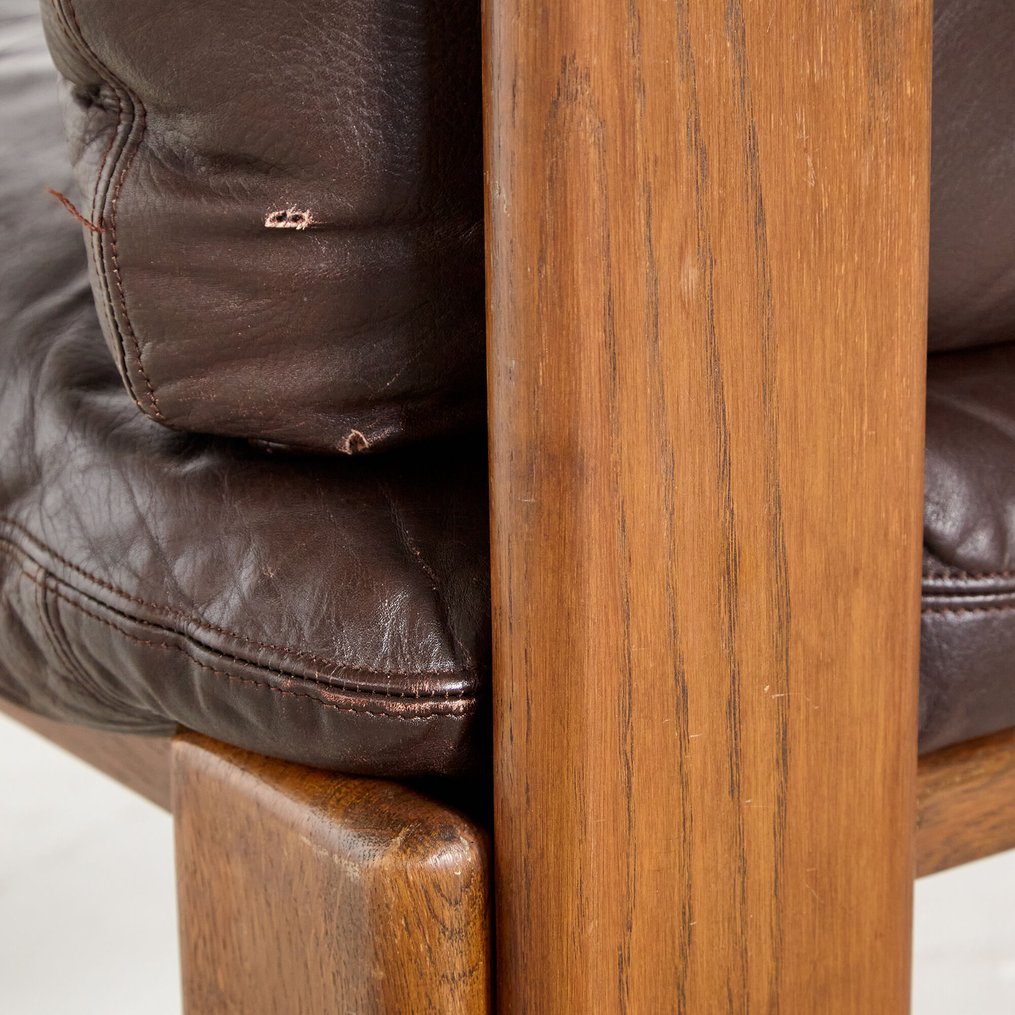 Leather lounge chair