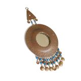 Miroir ethnique rond en laiton décoré de perles, années 60