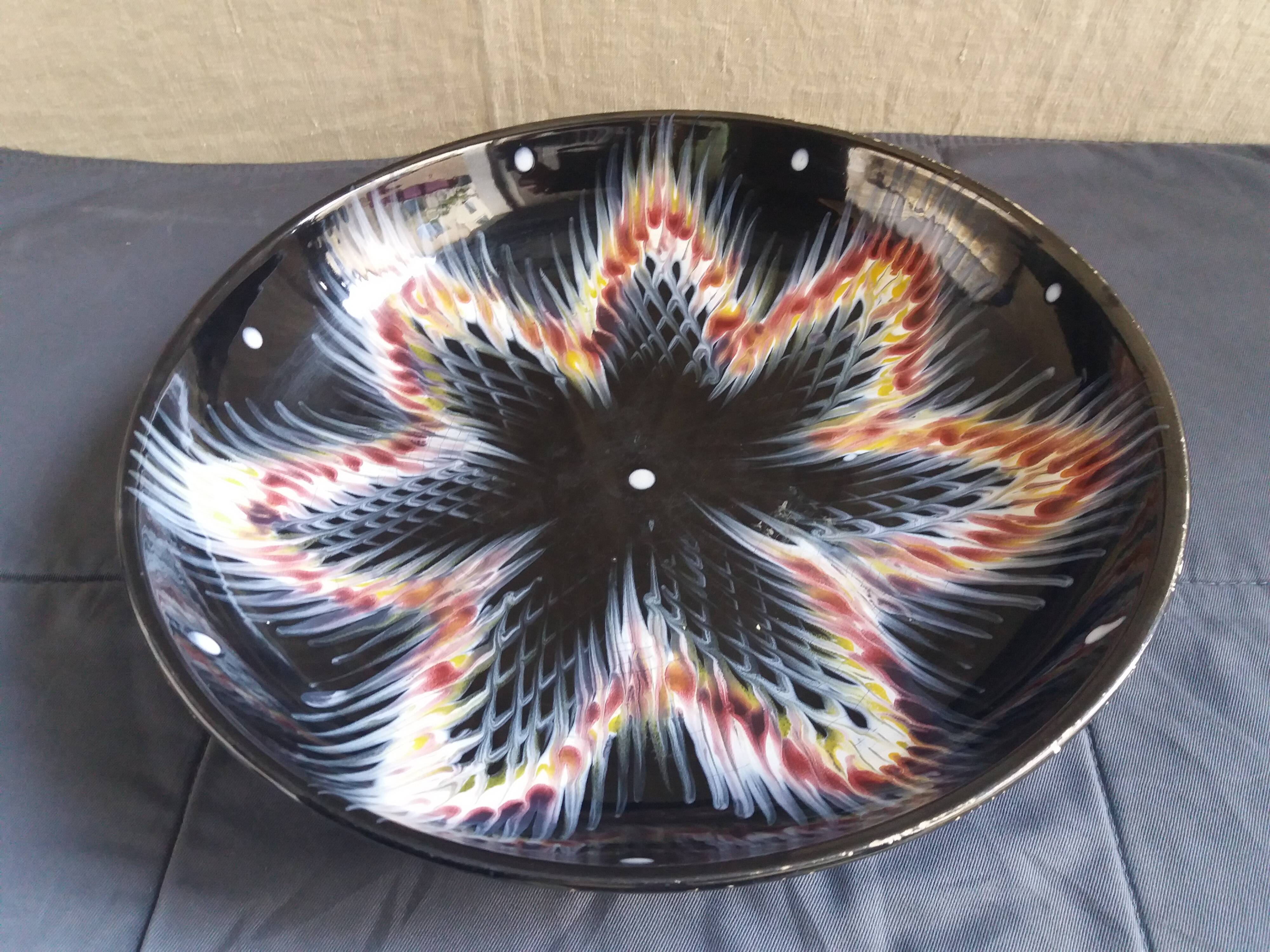 Great vintage cut has modernist décor