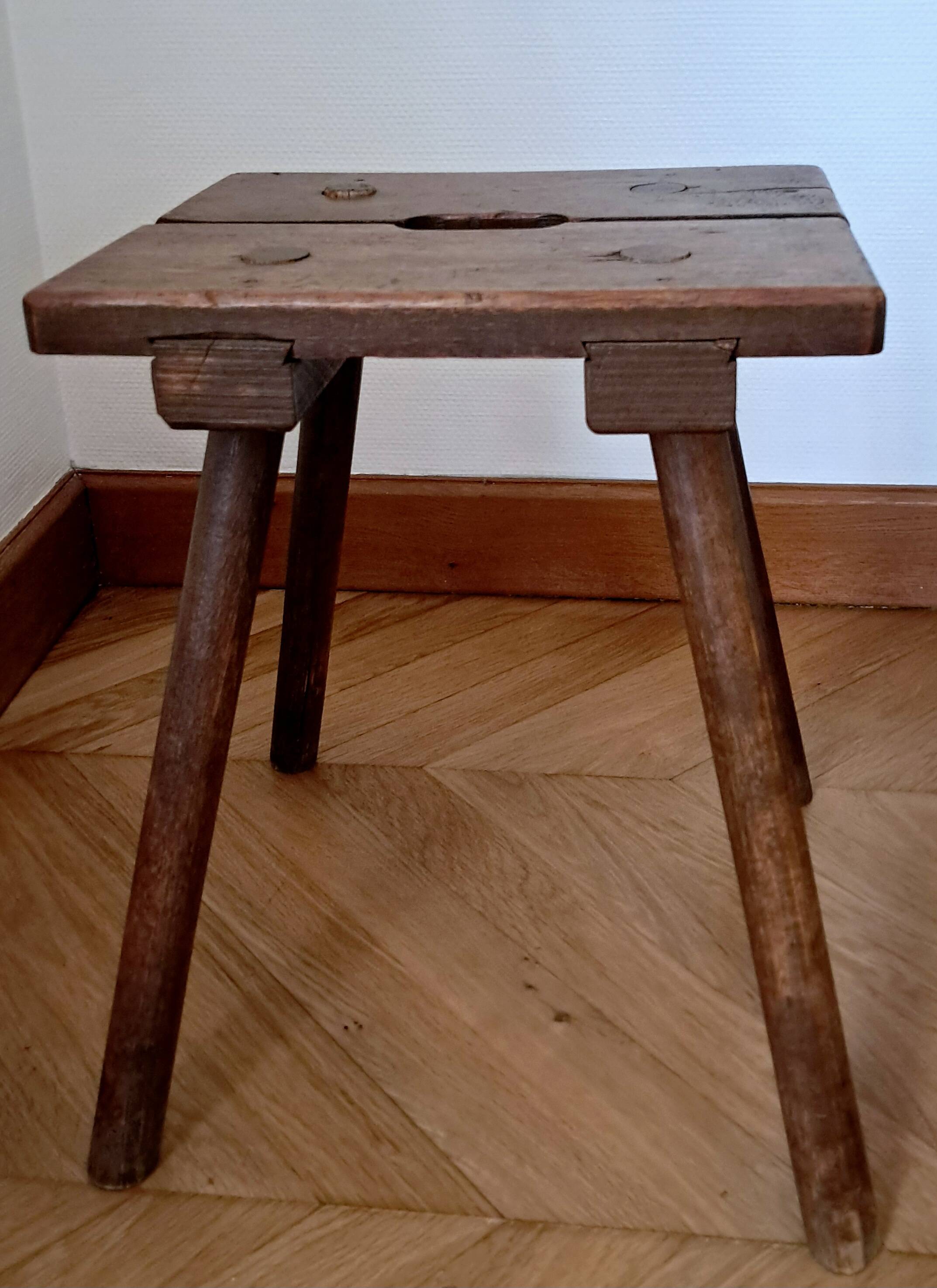 Milking stool, peasant art (19th century)