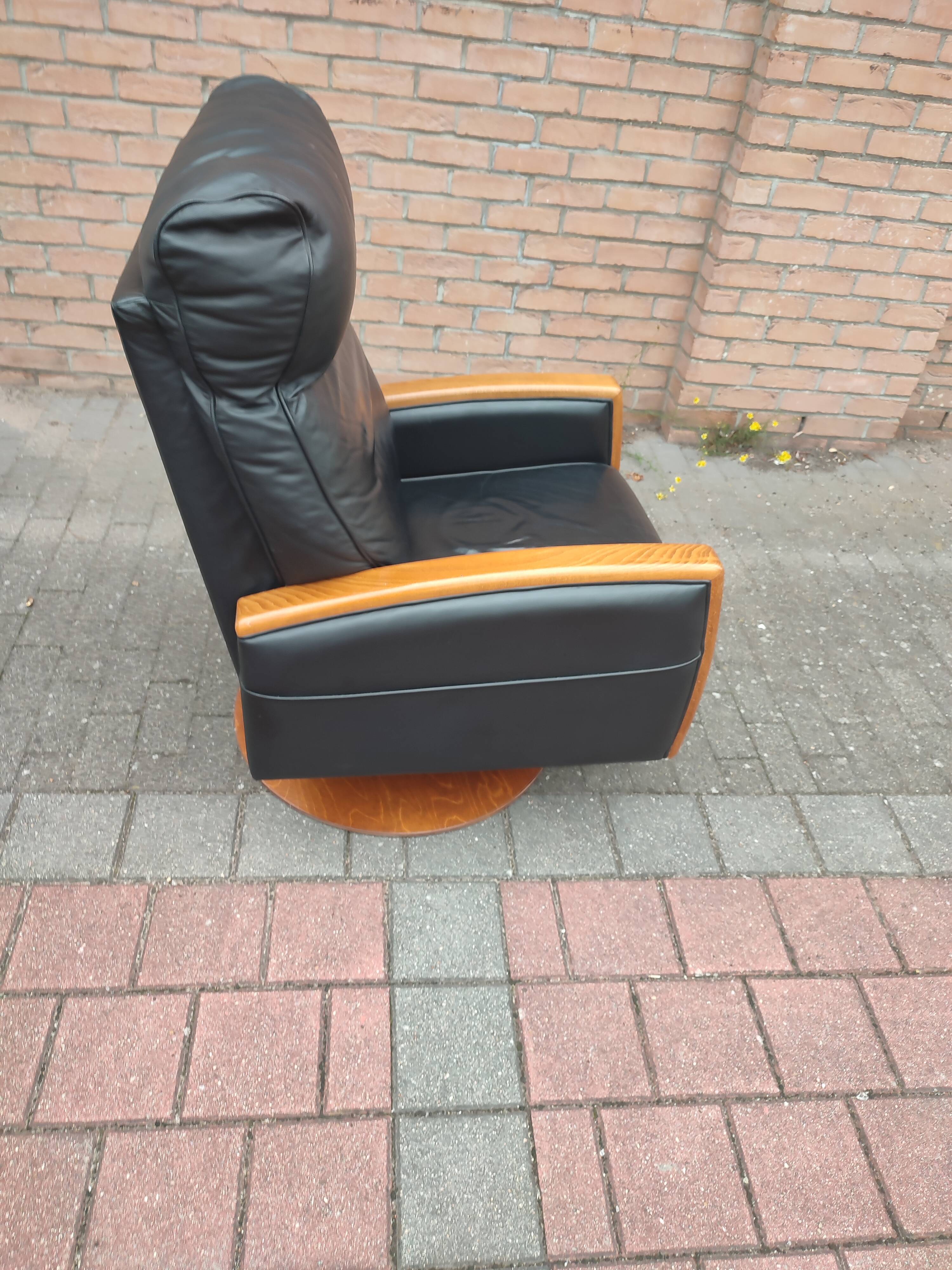 Luxury lusch vintage leather armchair