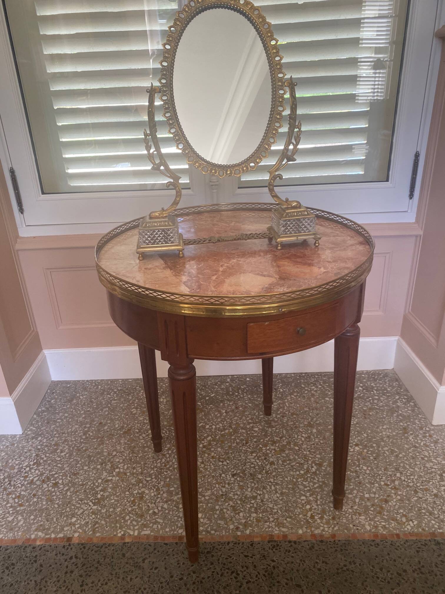 Table bouillotte