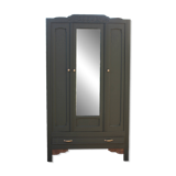 Art Deco wardrobe with three doors – Kaki Barda (Liberon)