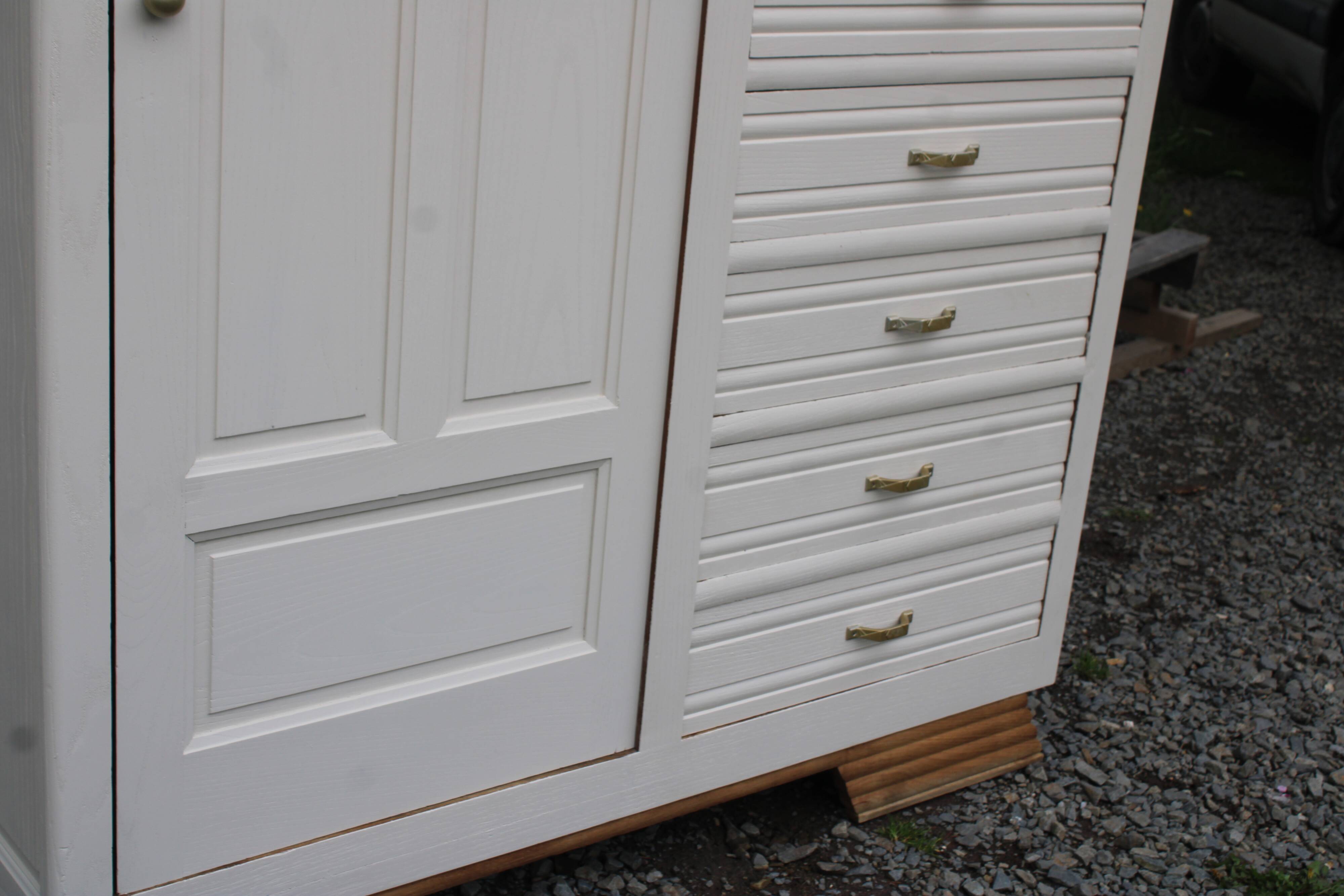 Asymmetrical solid oak wardrobe – Renovated Art Deco style