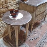 Pedestal table