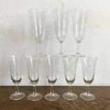 Champagne flutes with engraved flower decoration