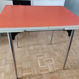 Table year 70 in orange Formica