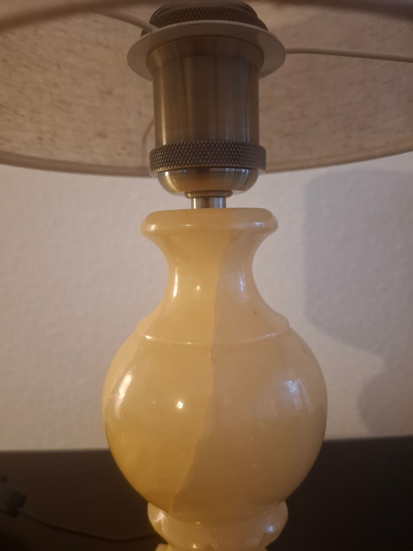 Vintage alabaster lamp with ecru shade – unique piece