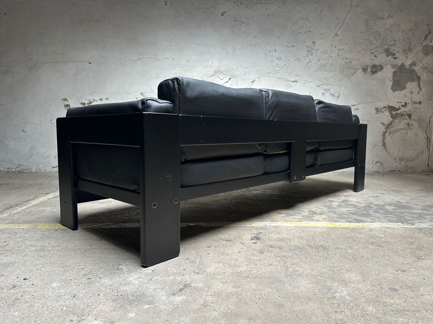 Bastiano Sofa by Tobia Scarpa for Knoll – Black Leather