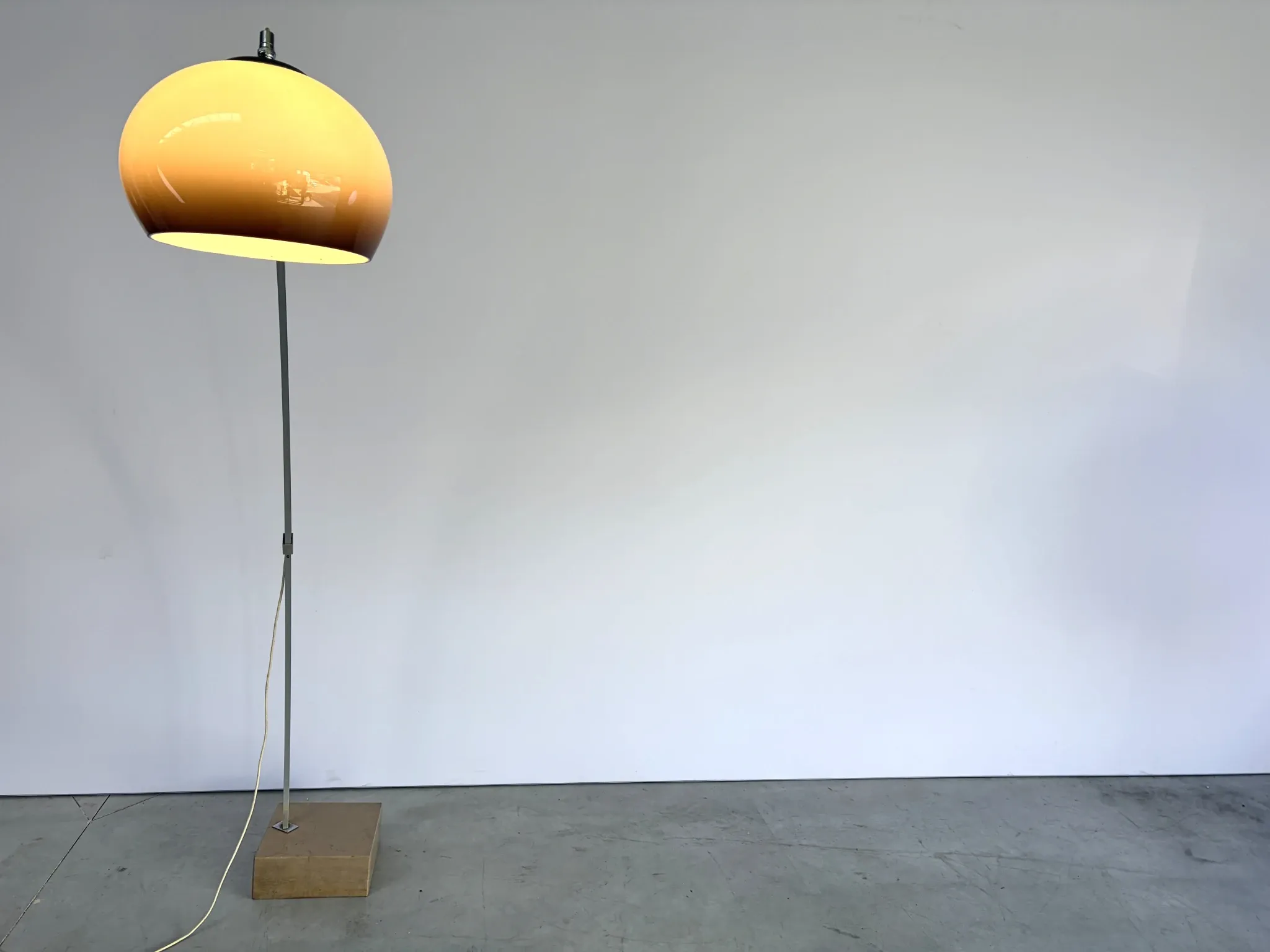 Large extendable arch floor lamp, 1970s