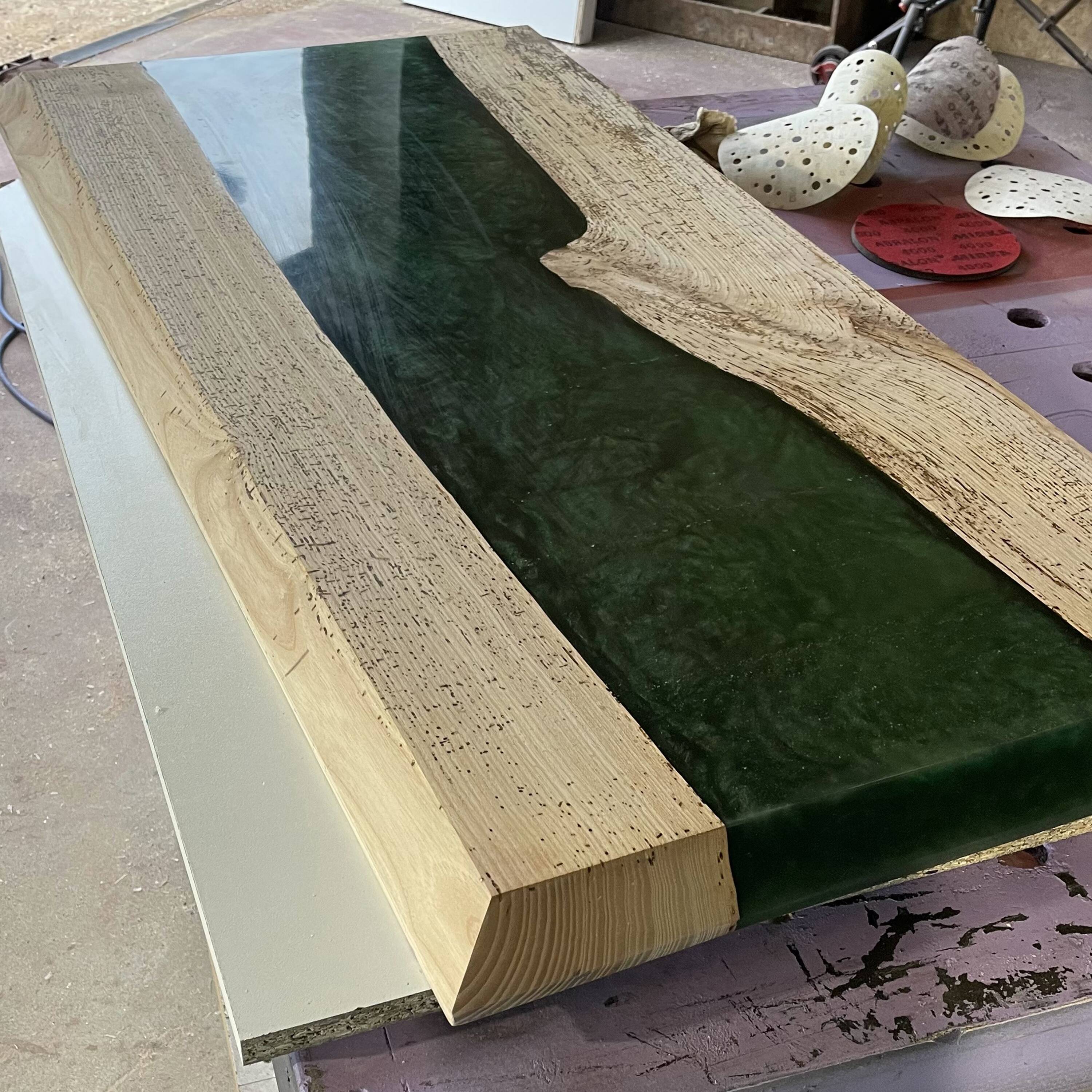 River Table in Solid Wood and Epoxy Resin – Unique Piece, Handcrafted