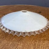 Opaline wafer with wavy edge