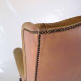 Chaise antique à haut rabat de style Chesterfield des années 1920