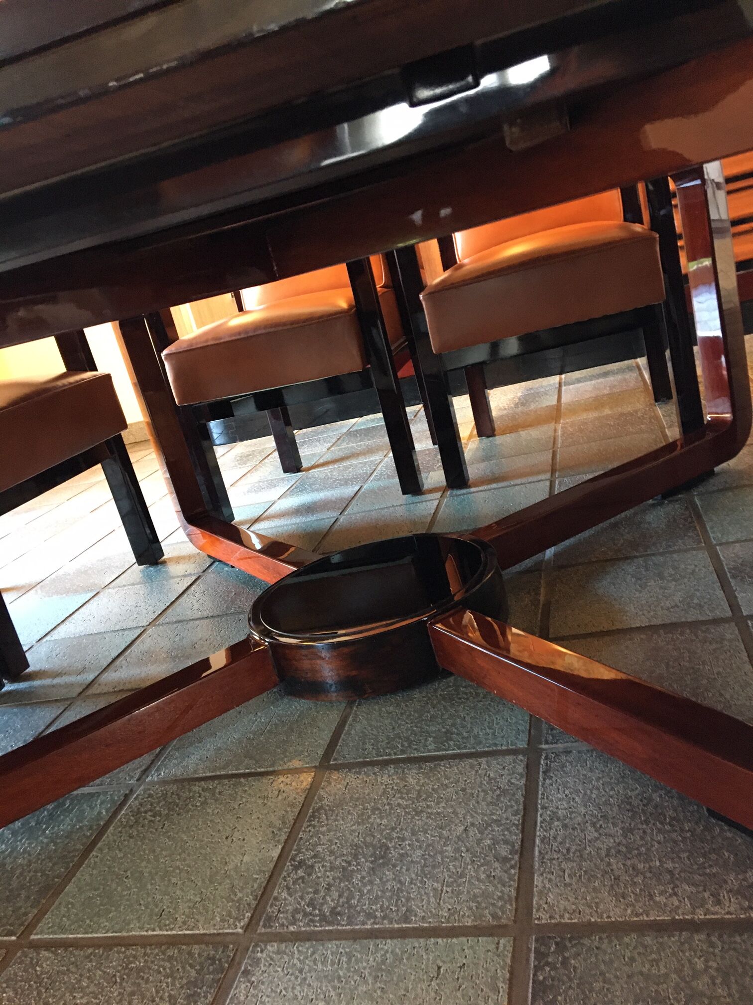 table and its 8 Art Deco chairs