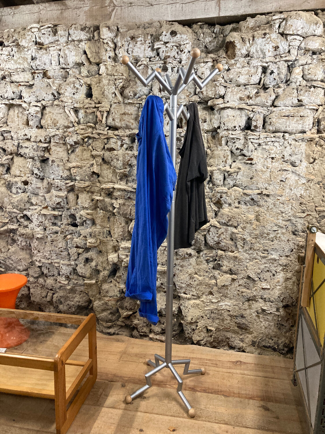 Free-standing coat rack in metal and wood 1980 1990