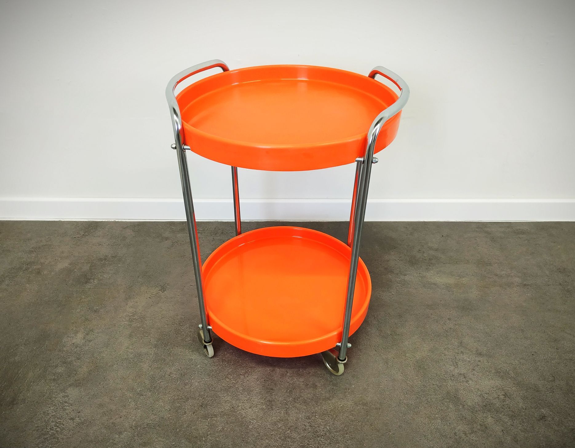 70's wheeled service