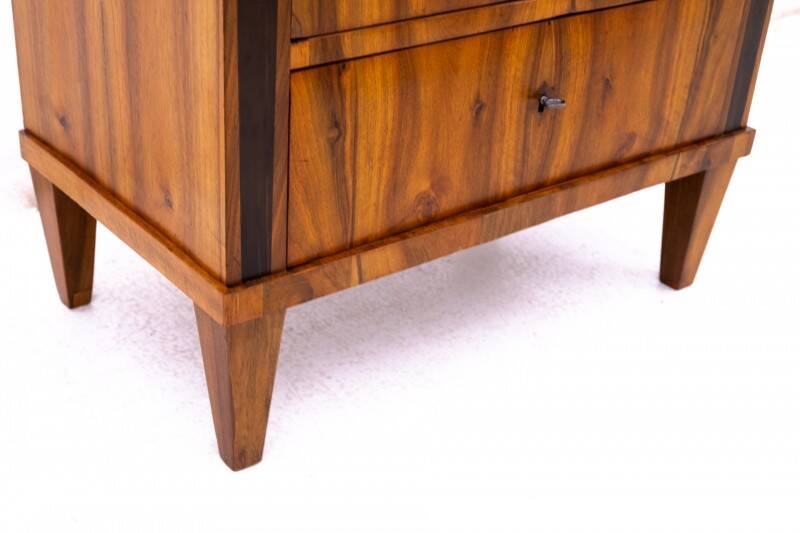 Commode en noyer unique, Allemagne, vers 1890. Après restauration.