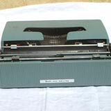 Olivetti Lettera 32 typewriter