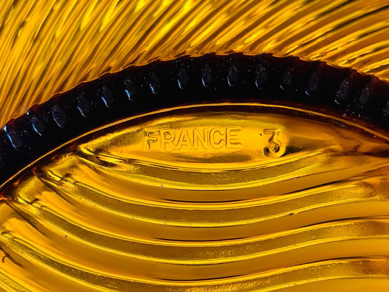 Coupe à fruits vintage en verre ambré ondulé, années 1970