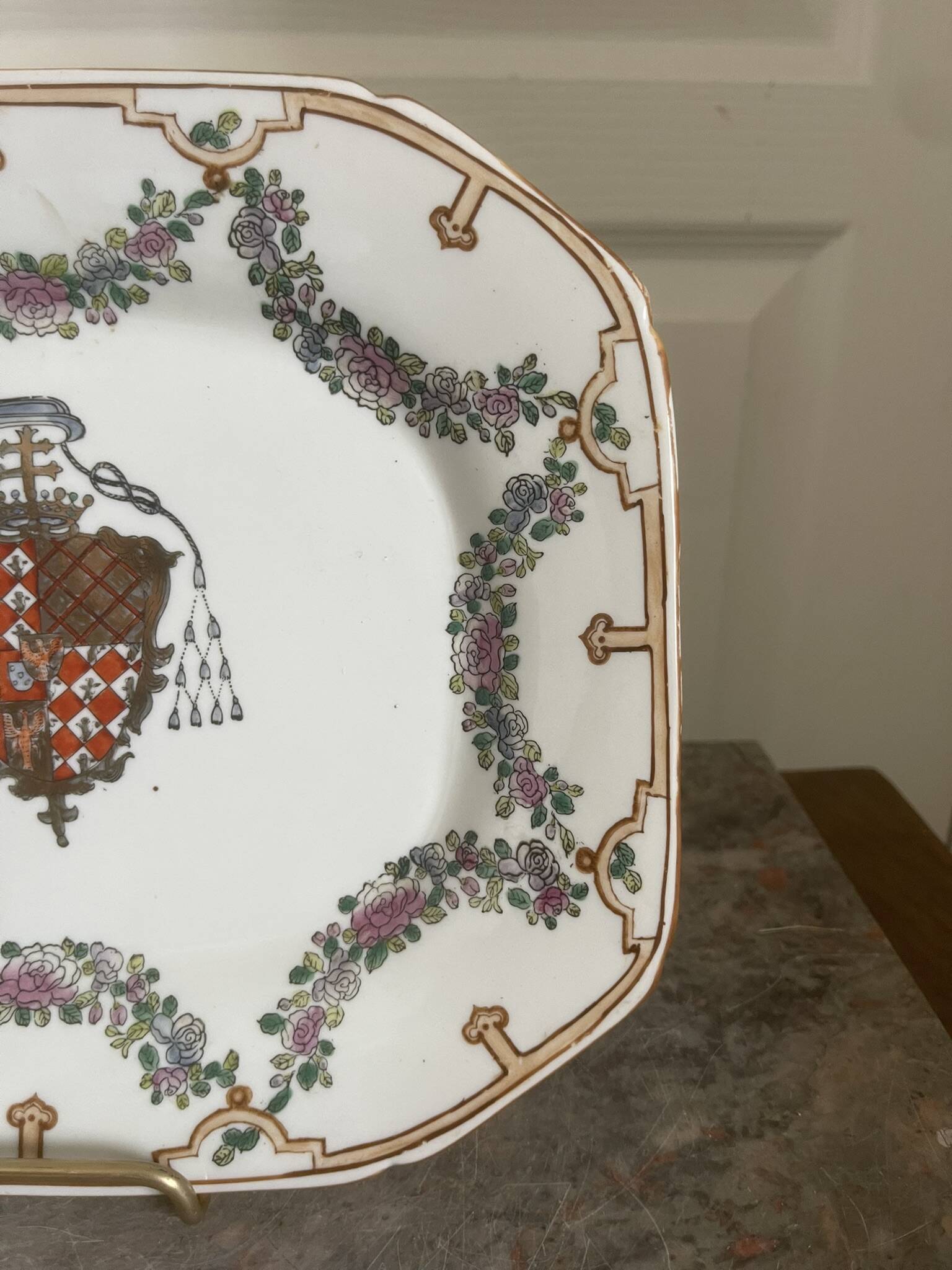 Plateau empty pocket ceramic house toussi short heraldic coat of arms