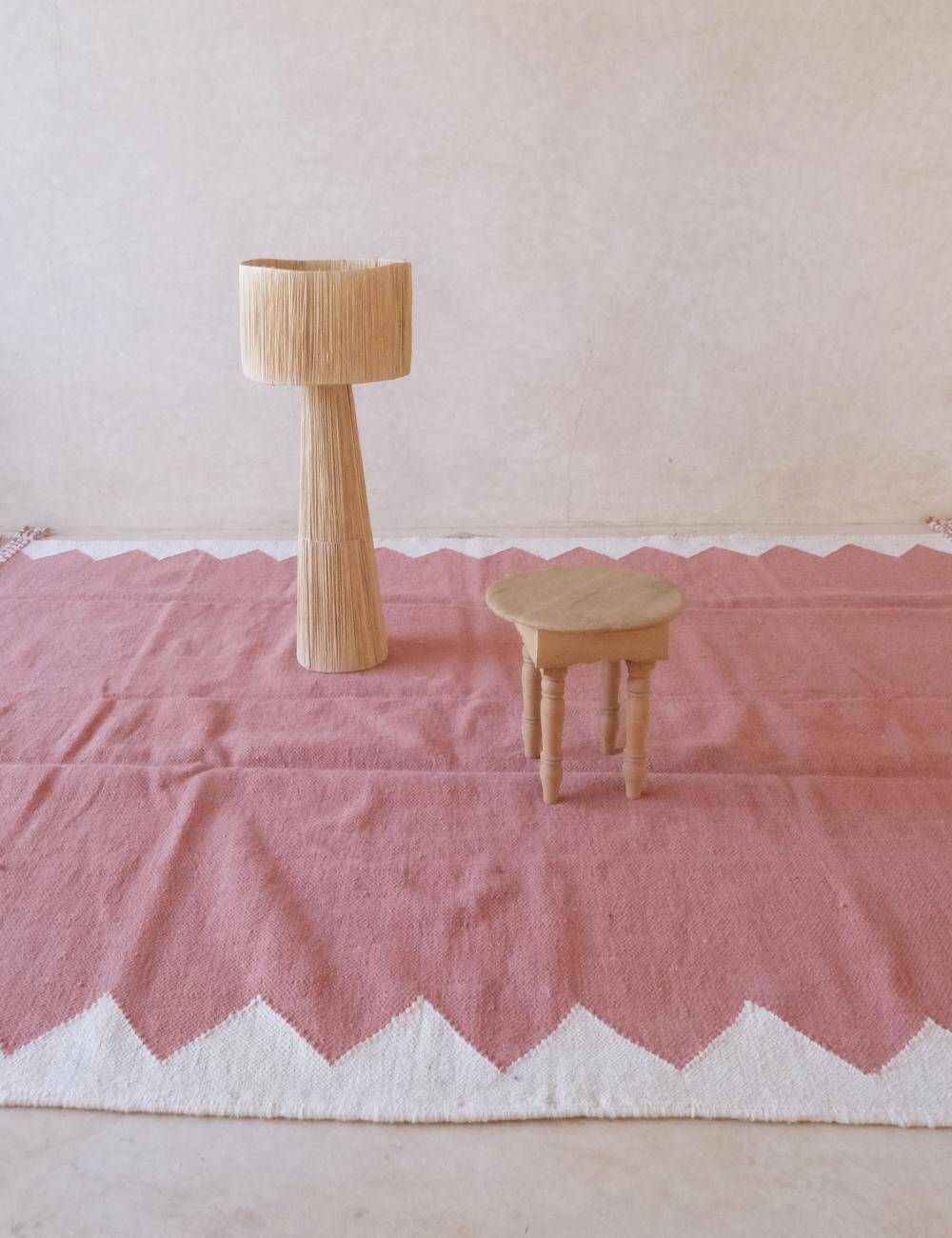 Tapis rose minimaliste