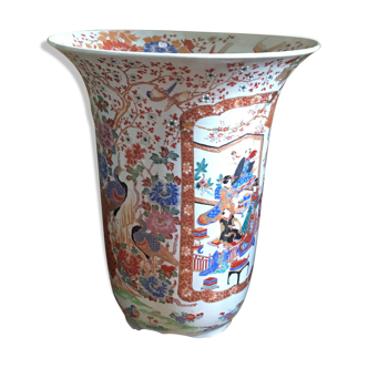 Japan Vase - modern with court stage décor