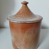Pot en grès avec couvercle