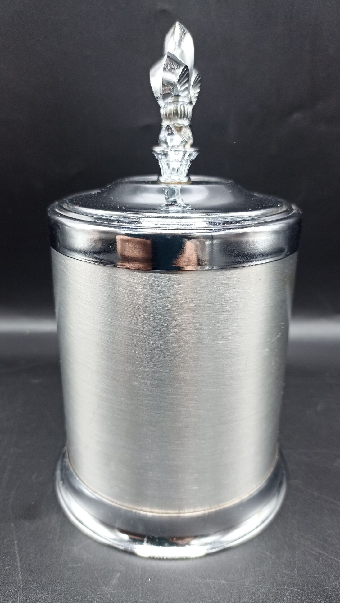 Vintage cigarette dispenser - fleur de lys