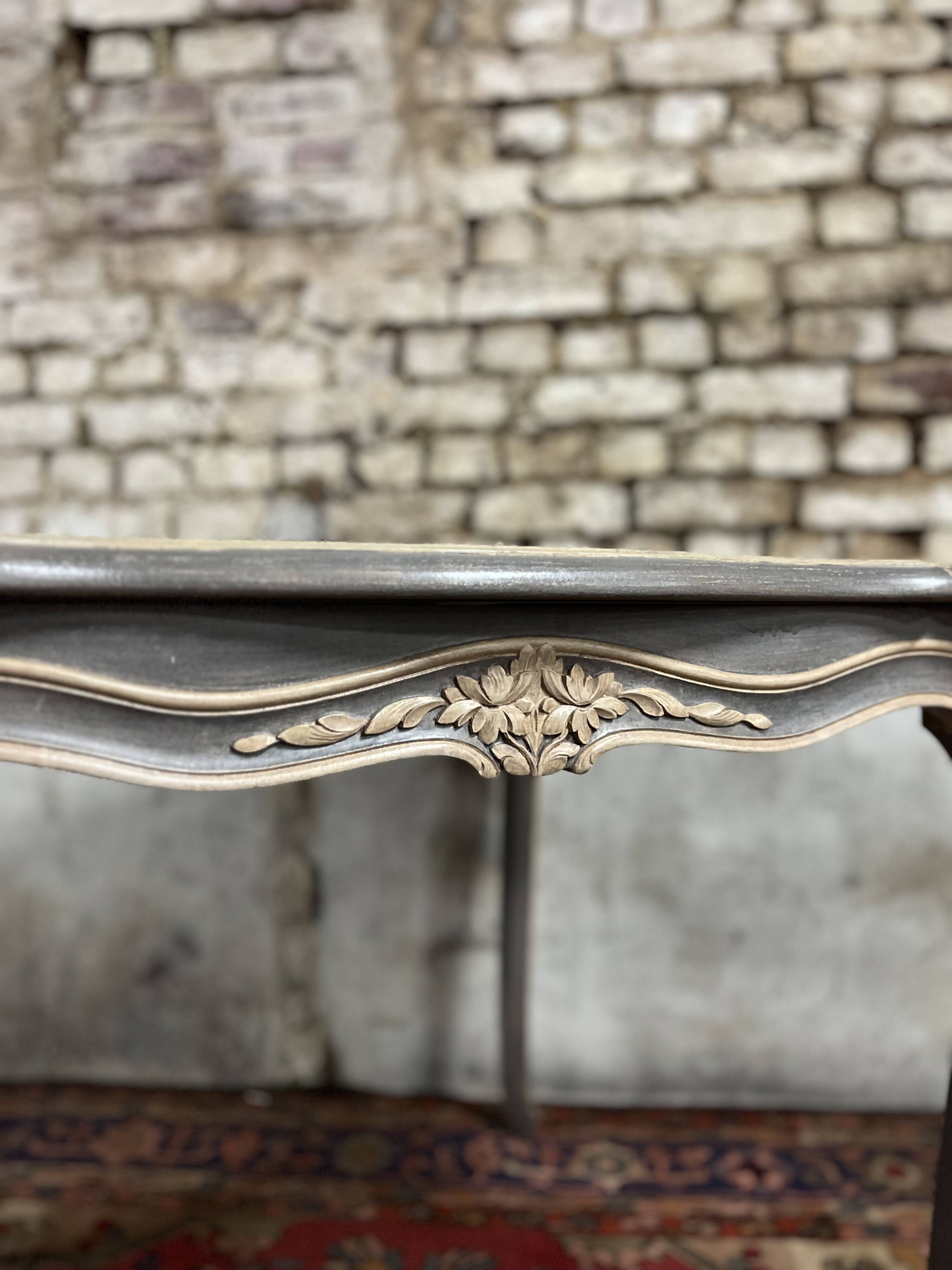 Game table in gray lacquered wood with white filling stamped gouffé