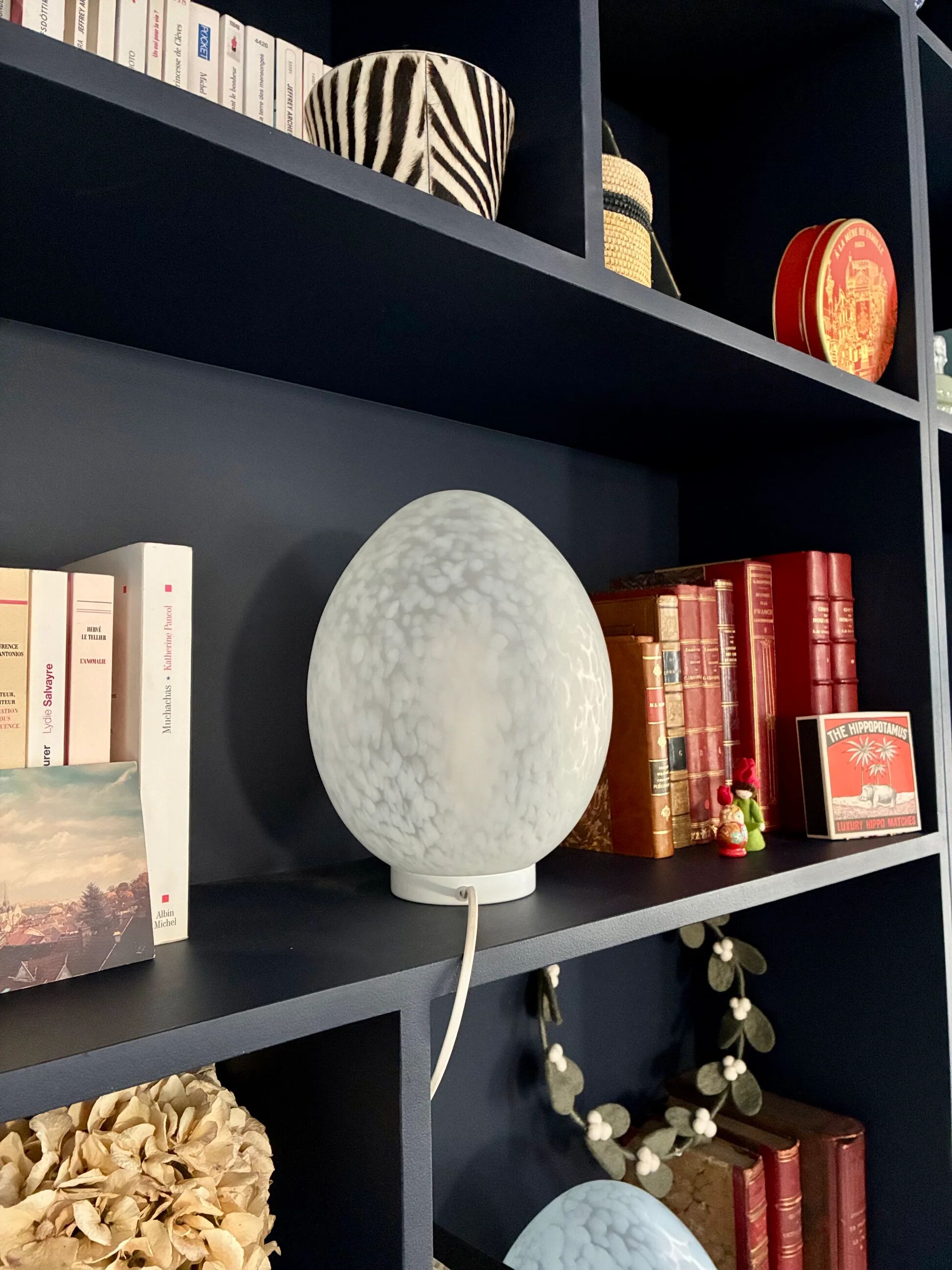 Lampe ovoïde en verre moucheté - 1970.
