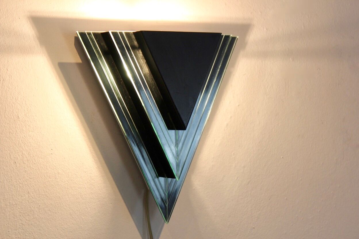 Appliques triangulaires hollandais modernes de mur de verre et d’acier