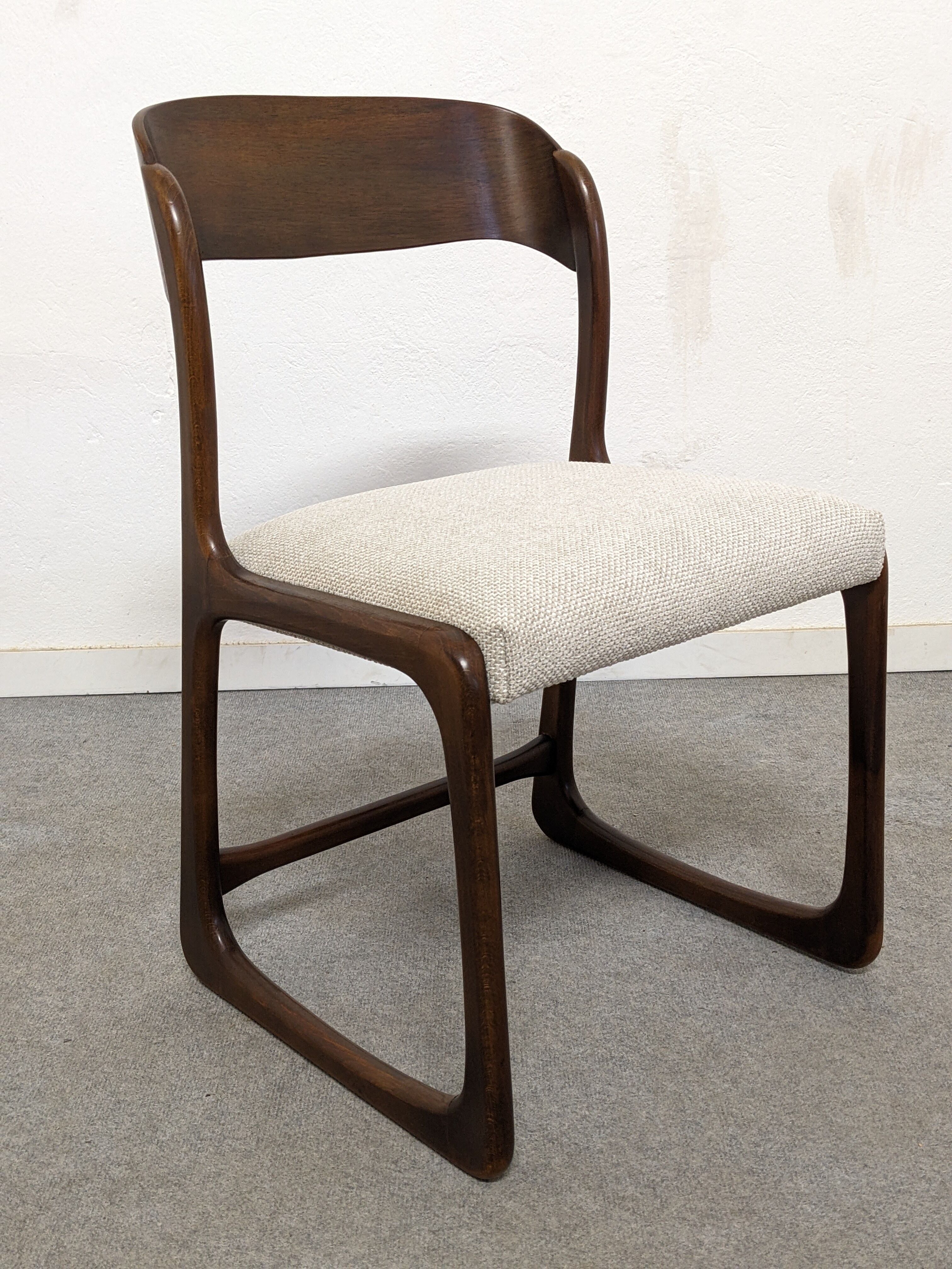 Series of 4 Baumann sled chairs from the 60s/70s