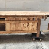 Carpenter's workbench