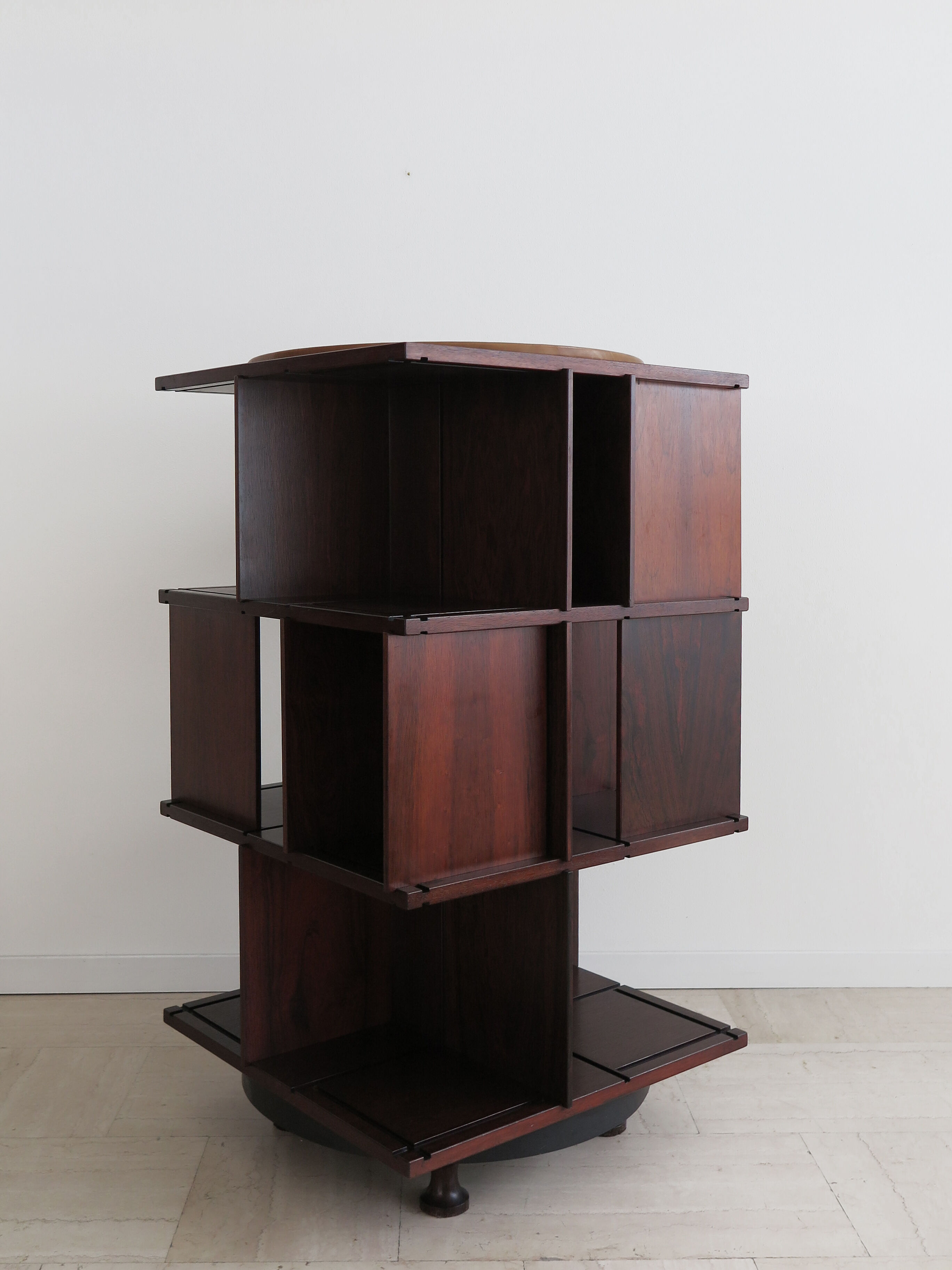 Gianfranco Frattini for Bernini swivel bookcase model 823 , Italy 1963