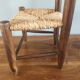 Chaise bois et paille vintage pour enfant