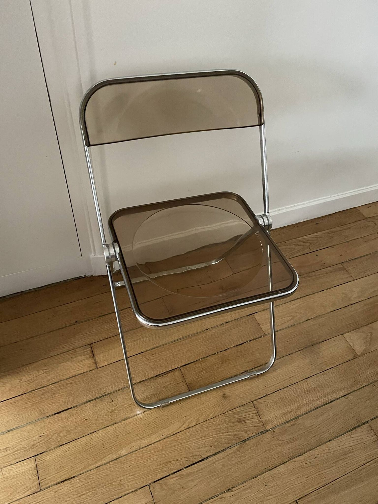 Folding chair ploa designed by giancarlo piretti