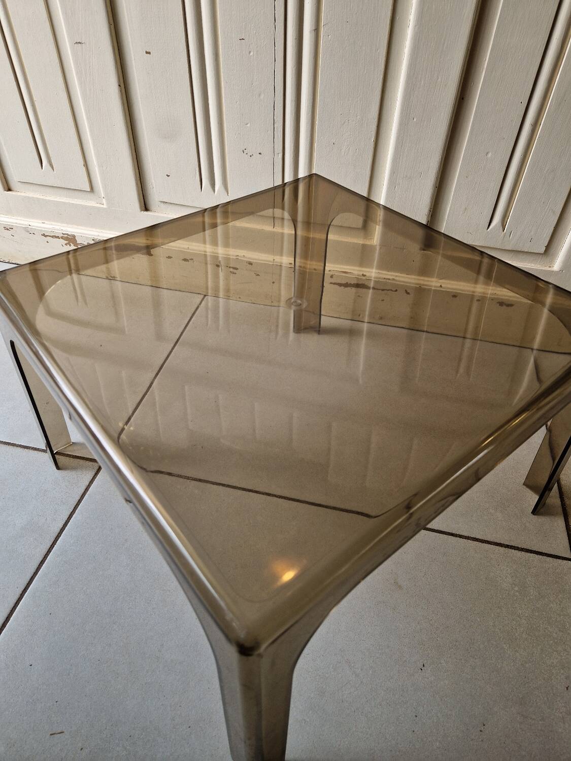 Smoked plexiglass coffee table 70'